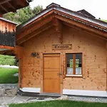 Zur Post Hotel *